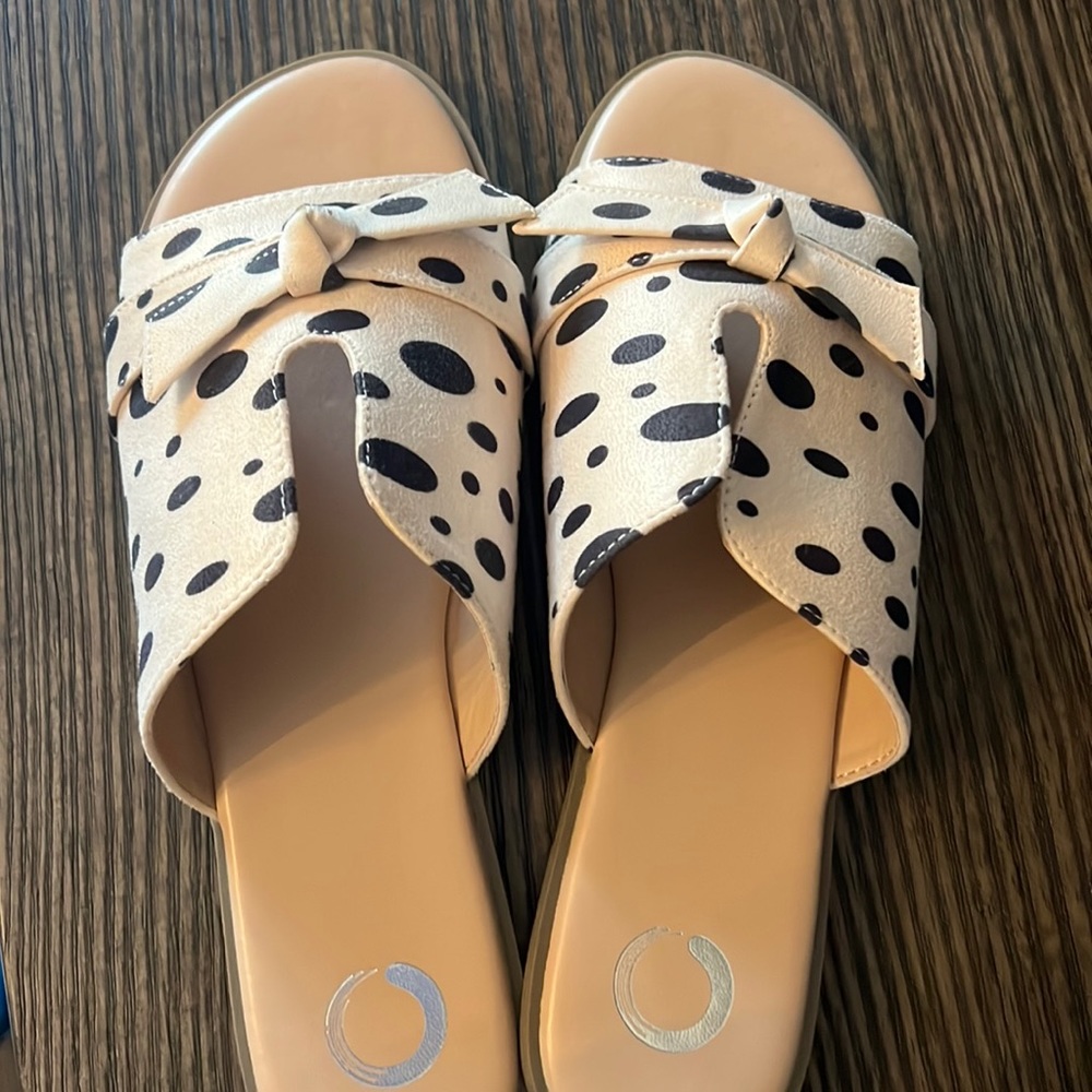 Women’s slides size 8.5 NEW